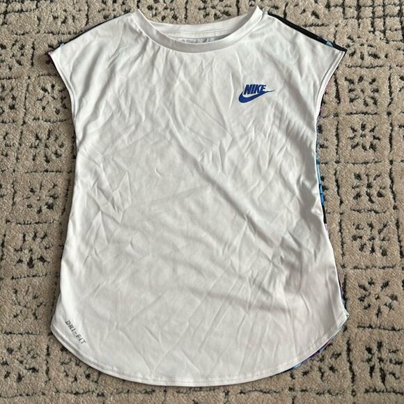 Nike Dri-FIT Girls Top Sz 5-6Y - Picture 1 of 3